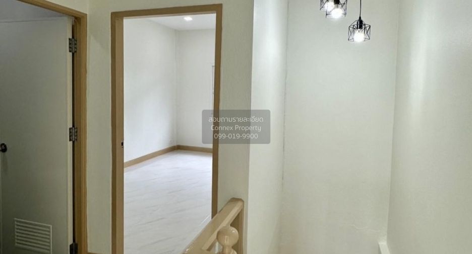 Casa adosada en venta de 2 habitaciones en Khlong Sam Wa, Bangkok