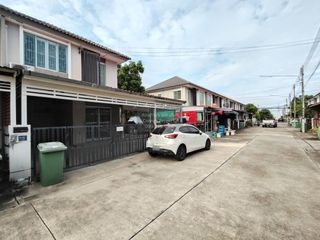 For sale 3 bedrooms townhouse in Khlong Luang, Pathum Thani