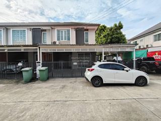For sale 3 bedrooms townhouse in Khlong Luang, Pathum Thani