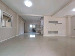 Haus zum Kauf mit 5 Zimmer in Min Buri, Bangkok