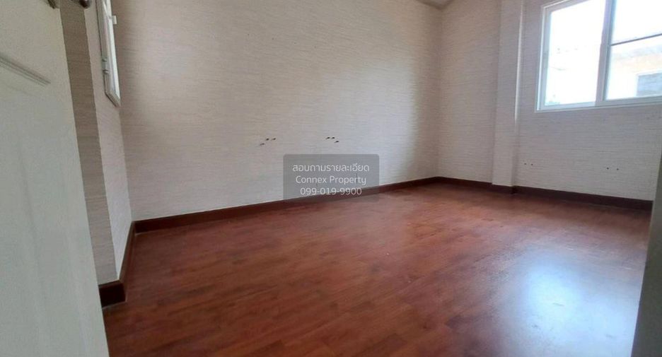Haus zum Kauf mit 5 Zimmer in Min Buri, Bangkok