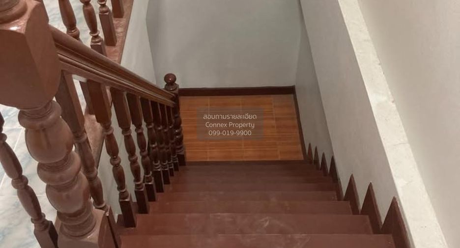 Casa adosada en venta de 3 habitaciones en Khlong Sam Wa, Bangkok