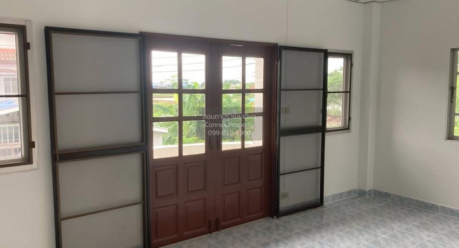 Casa adosada en venta de 3 habitaciones en Khlong Sam Wa, Bangkok