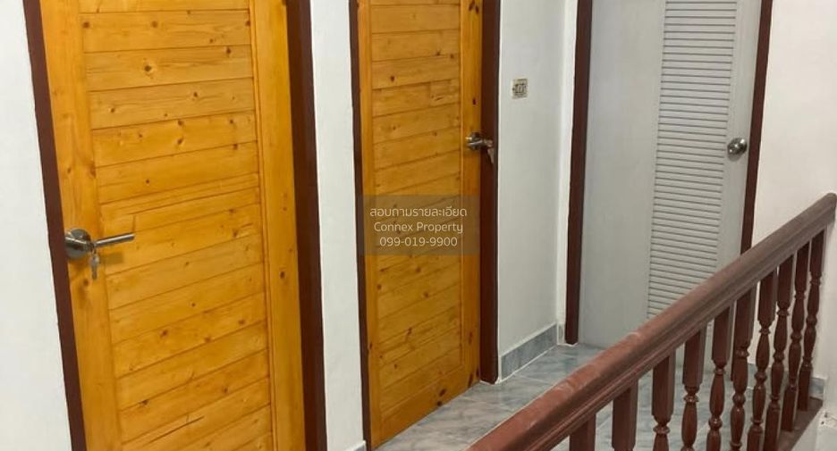 Casa adosada en venta de 3 habitaciones en Khlong Sam Wa, Bangkok