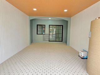 Reihenhaus zum Kauf mit 2 Zimmer in Lam Luk Ka, Pathum Thani