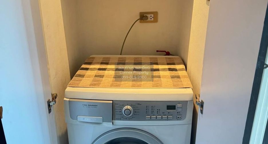 For sale 1 bed condo in Khlong Toei, Bangkok
