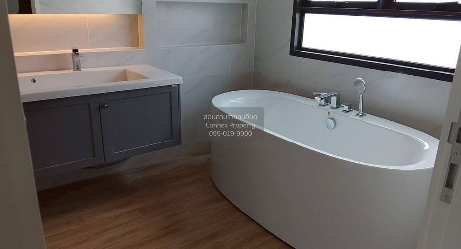 Casa en venta de 4 habitaciones en Bang Phli, Samut Prakan