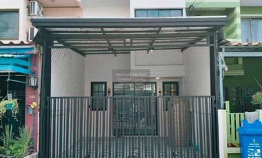 Casa adosada en venta de 2 habitaciones en Sai Mai, Bangkok