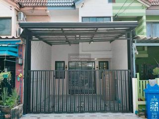 Casa adosada en venta de 2 habitaciones en Sai Mai, Bangkok