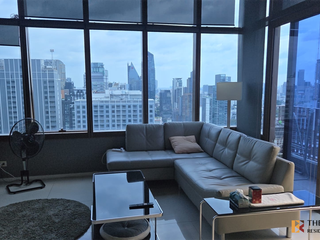 For sale 2 bedrooms condo in Khlong Toei, Bangkok