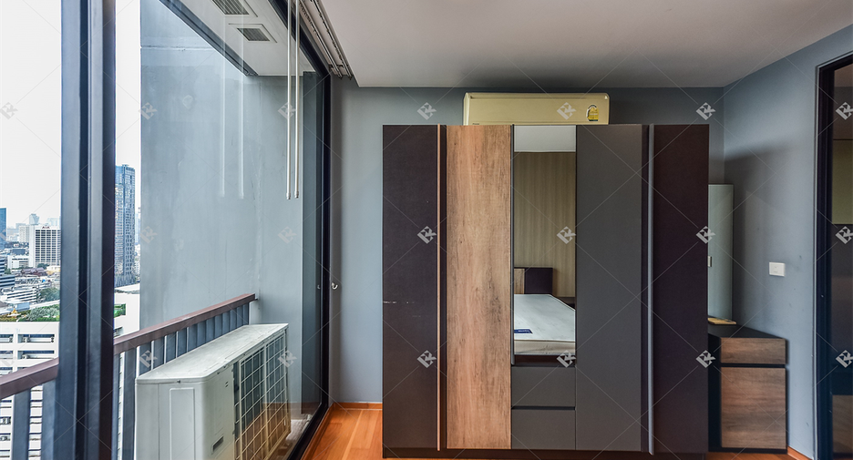 For sale 1 bed condo in Sathon, Bangkok