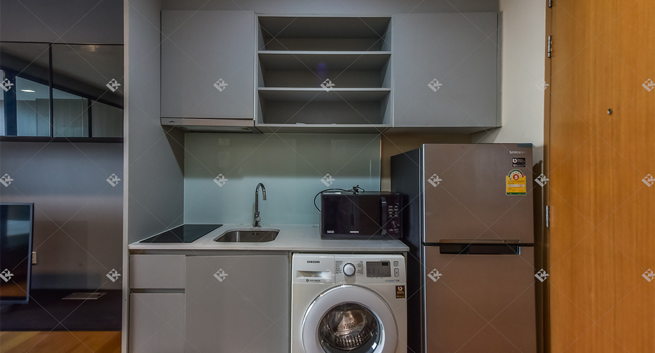 For sale 1 bed condo in Sathon, Bangkok