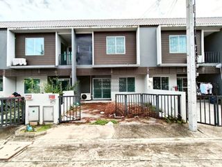 出售 3 卧室 联排别墅 在 Sai Noi, Nonthaburi