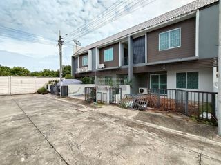 出售 3 卧室 联排别墅 在 Sai Noi, Nonthaburi