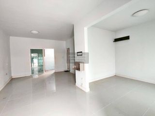 出售 3 卧室 联排别墅 在 Sai Noi, Nonthaburi