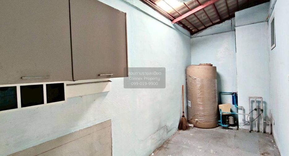 出售 3 卧室 联排别墅 在 Sai Noi, Nonthaburi