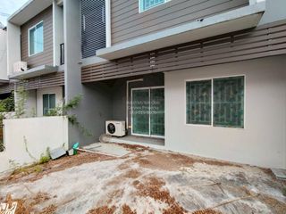 出售 3 卧室 联排别墅 在 Sai Noi, Nonthaburi