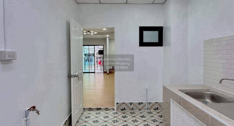 For sale 3 ベッドルーム townhouse in Bang Bua Thong, Nonthaburi