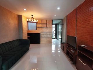 Casa adosada en venta de 2 habitaciones en Pak Kret, Nonthaburi