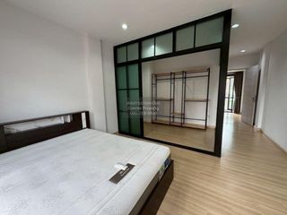 Casa adosada en venta de 2 habitaciones en Pak Kret, Nonthaburi