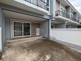 Reihenhaus zum Kauf mit 3 Zimmer in Lam Luk Ka, Pathum Thani