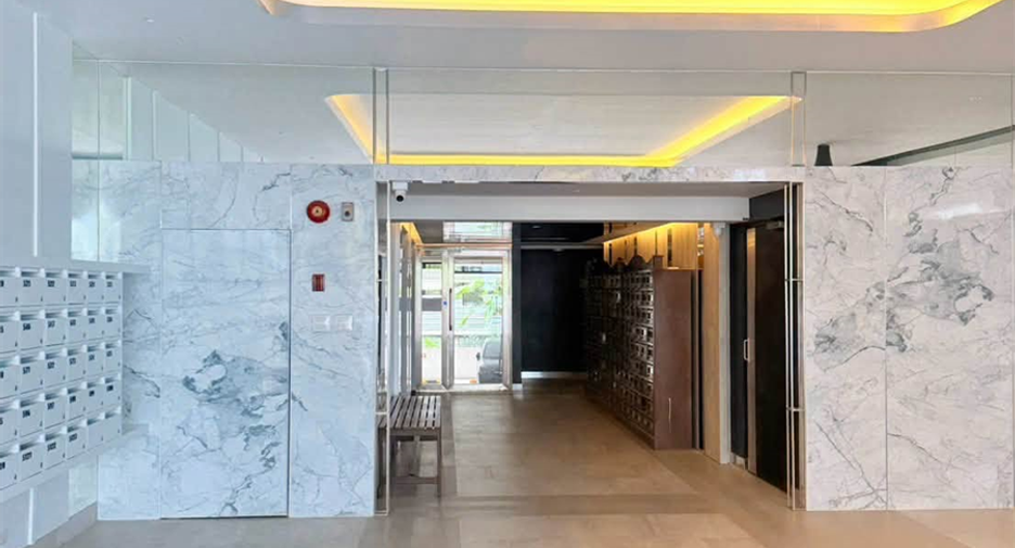 For sale 2 bedrooms condo in Yan Nawa, Bangkok