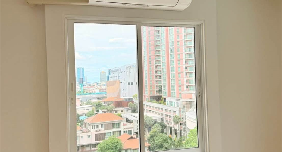 For sale 2 bedrooms condo in Yan Nawa, Bangkok