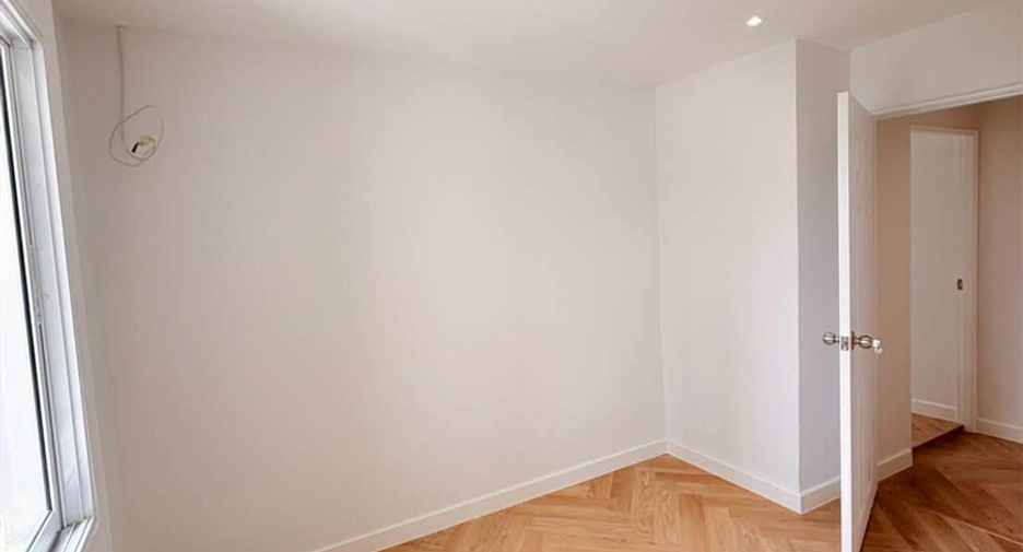 For sale 2 bedrooms condo in Yan Nawa, Bangkok