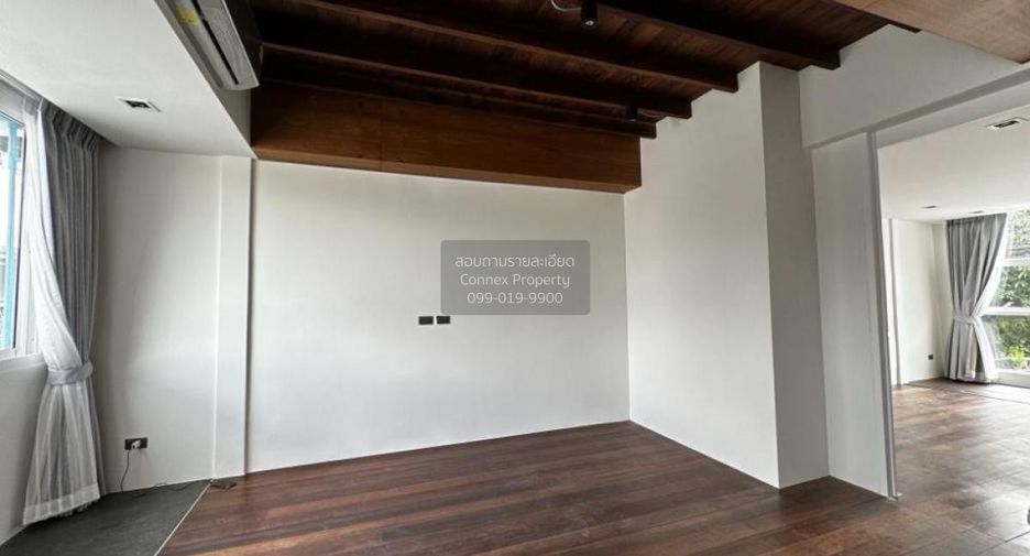 Casa adosada en venta de 3 habitaciones en Suan Luang, Bangkok