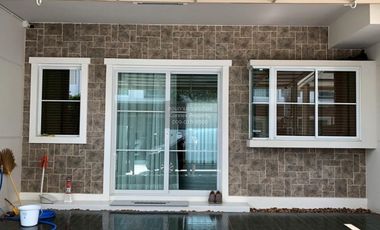 À vendre 3 chambres maison de ville à Bang Phli, Samut Prakan