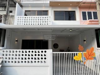Casa adosada en venta de 4 habitaciones en Nong Khaem, Bangkok