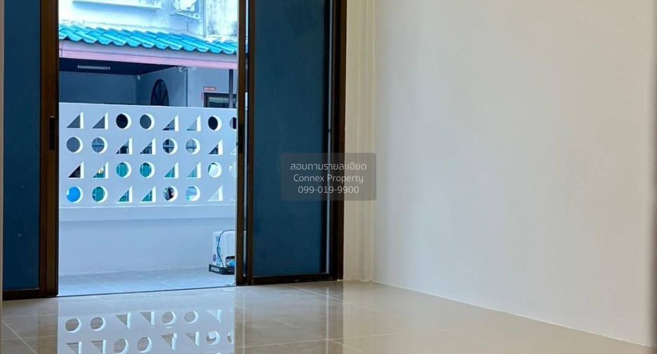 Casa adosada en venta de 4 habitaciones en Nong Khaem, Bangkok