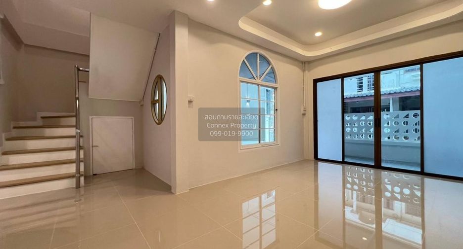 Casa adosada en venta de 4 habitaciones en Nong Khaem, Bangkok