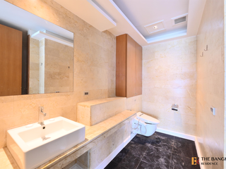 For rent 2 ベッドルーム condo in Khlong Toei, Bangkok