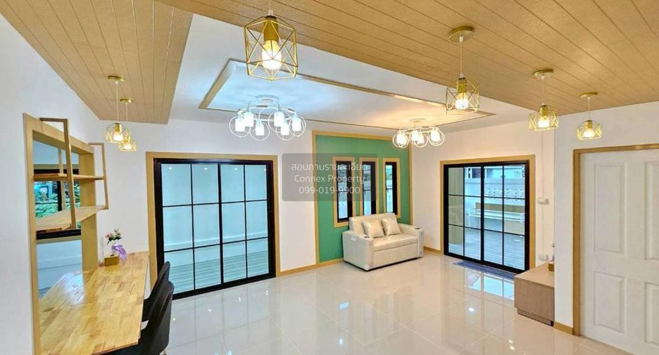 出售 4 卧室 联排别墅 在 Sai Noi, Nonthaburi