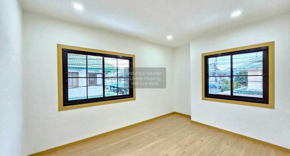 出售 4 卧室 联排别墅 在 Sai Noi, Nonthaburi