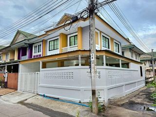 出售 4 卧室 联排别墅 在 Sai Noi, Nonthaburi