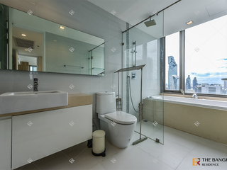 For rent 2 bedrooms condo in Sathon, Bangkok
