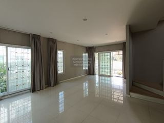 Casa en venta de 3 habitaciones en Bang Sao Thong, Samut Prakan