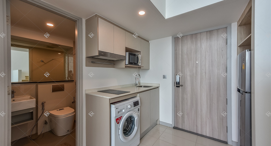 For rent 2 bedrooms condo in Sathon, Bangkok