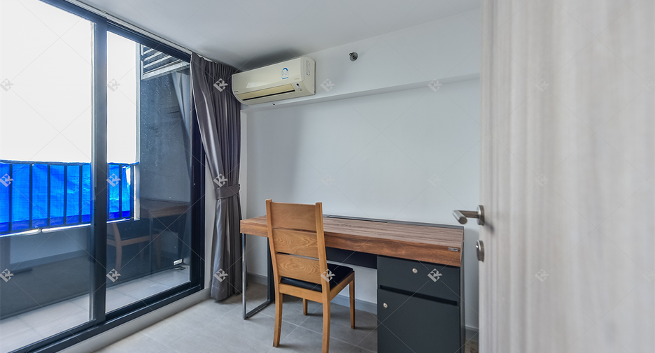 For rent 2 bedrooms condo in Sathon, Bangkok