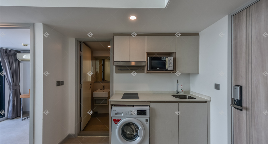 For rent 2 bedrooms condo in Sathon, Bangkok
