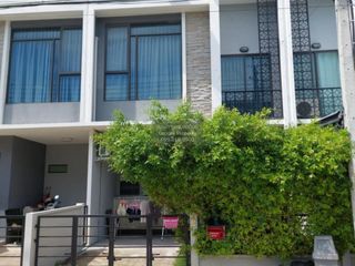 Reihenhaus zum Kauf mit 3 Zimmer in Rat Burana, Bangkok