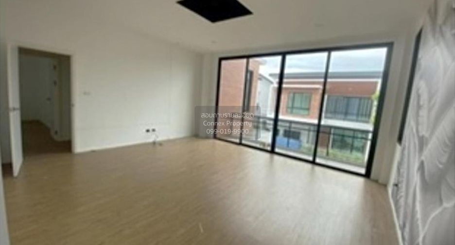 For sale 4 bedrooms house in Thanyaburi, Pathum Thani