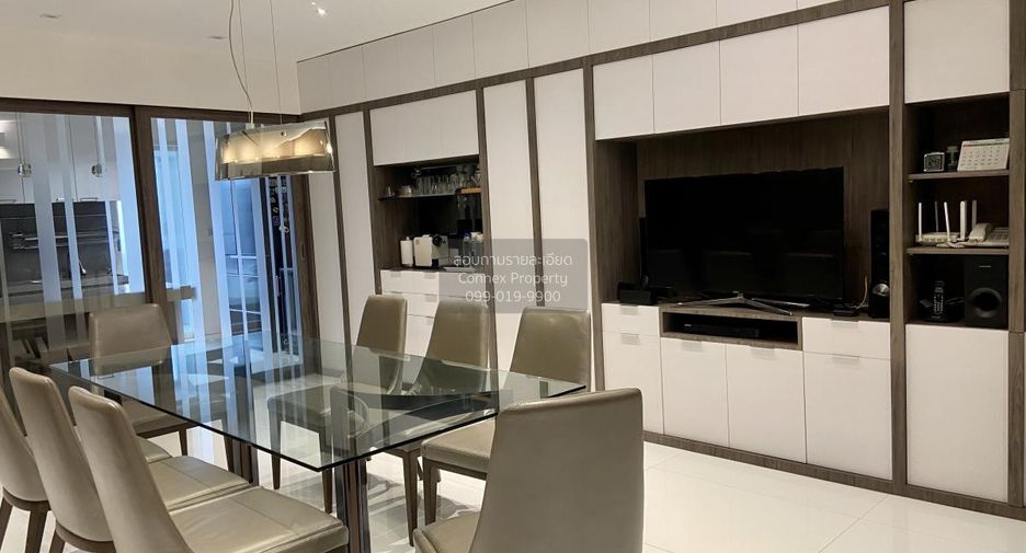For sale 3 bedrooms condo in Watthana, Bangkok