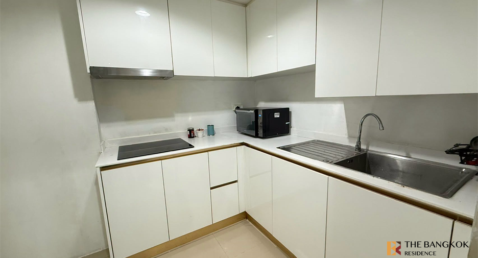 For sale 5 bedrooms condo in Huai Khwang, Bangkok