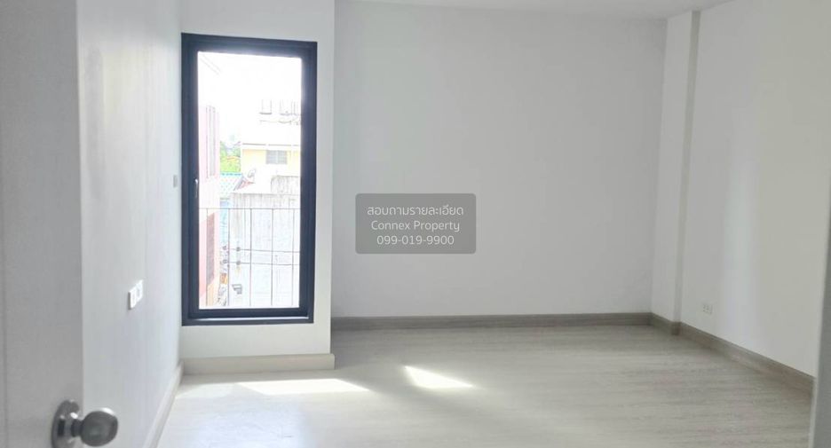 Reihenhaus zum Kauf mit 3 Zimmer in Mueang Samut Prakan, Samut Prakan