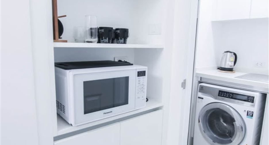 Wohnung zur Miete mit 3 Zimmer in Huai Khwang, Bangkok