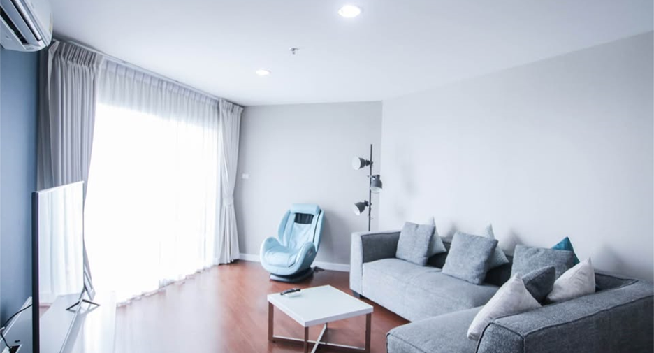 Wohnung zur Miete mit 3 Zimmer in Huai Khwang, Bangkok