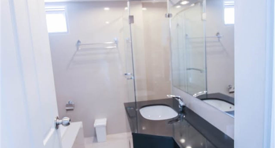 Wohnung zur Miete mit 3 Zimmer in Huai Khwang, Bangkok